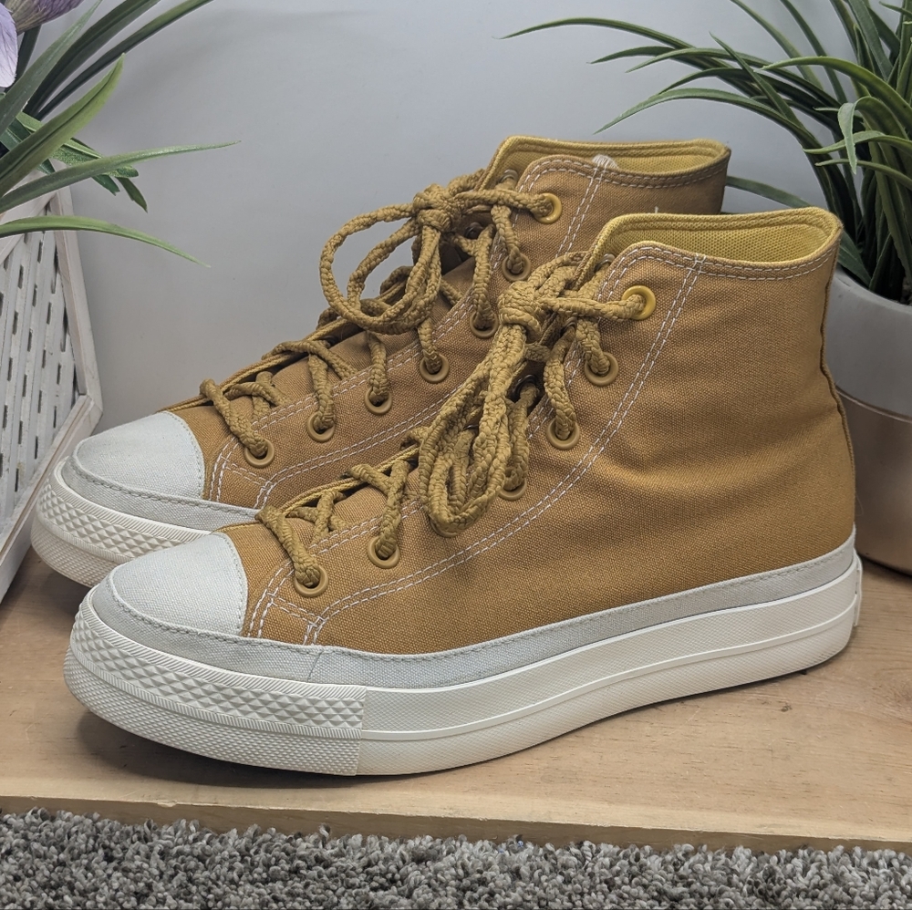 Converse CTAS High Top  Platform Women's Size 10 Shoes Casual Comfort Walking